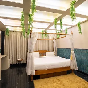 Hotel Orsom Sassy - Sector 42, Gurgaon