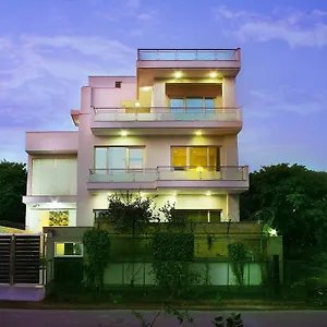 Guest house Perch Arbor-golf Course Road, Gurgaon